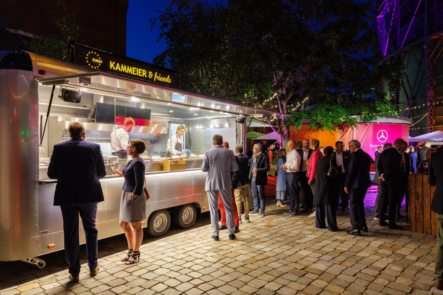 Foodtruck beim Sommerfest